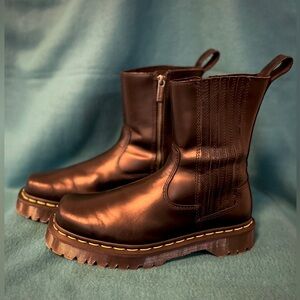 Dr. Martens Amaayah Lo - Black Leather Boots